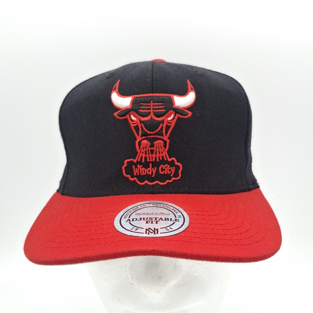 CHICAGO BULLS Windy City Mitchell & Ness Black Red Hat Cap NBA Adjustable Strap